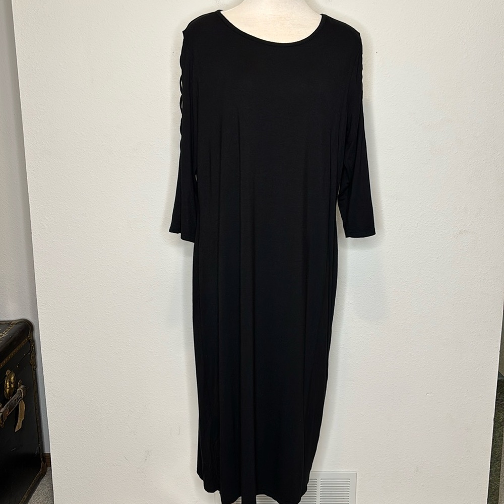 Downing Studio size 1X pullover black dress with lattice 3/4 sleeves.